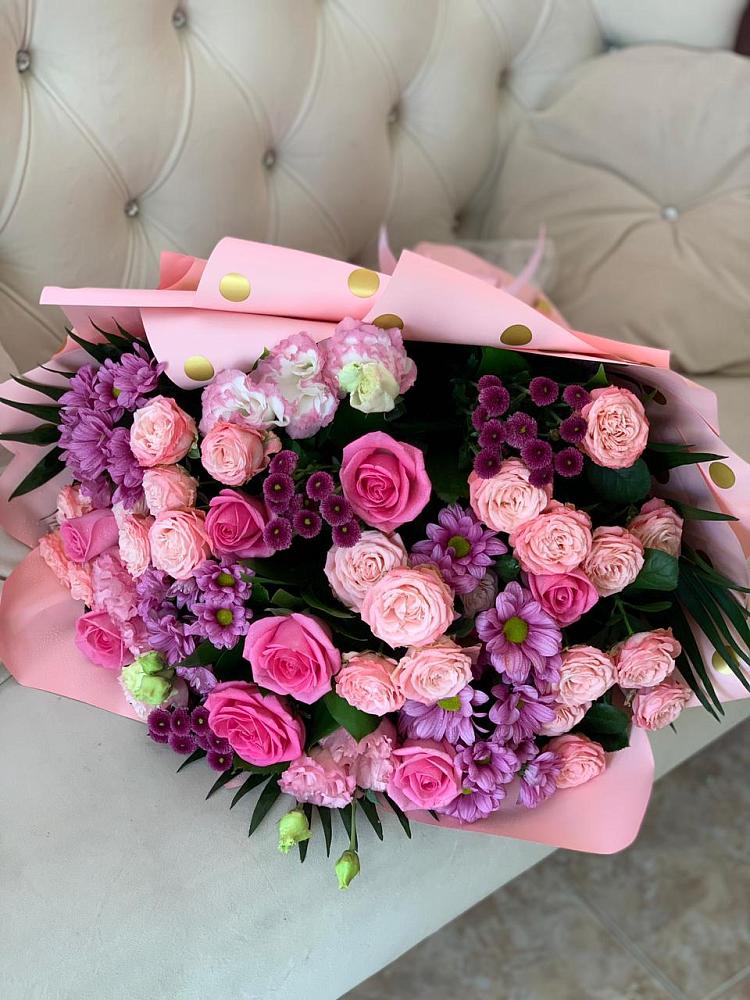 Букет цветов из: Хризантемы, Розы и Лизиантусы в Городищи