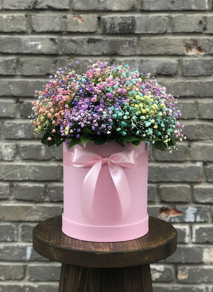 Цветочная композиция из Гипсофила и Розы в шляпной коробке в Городищи