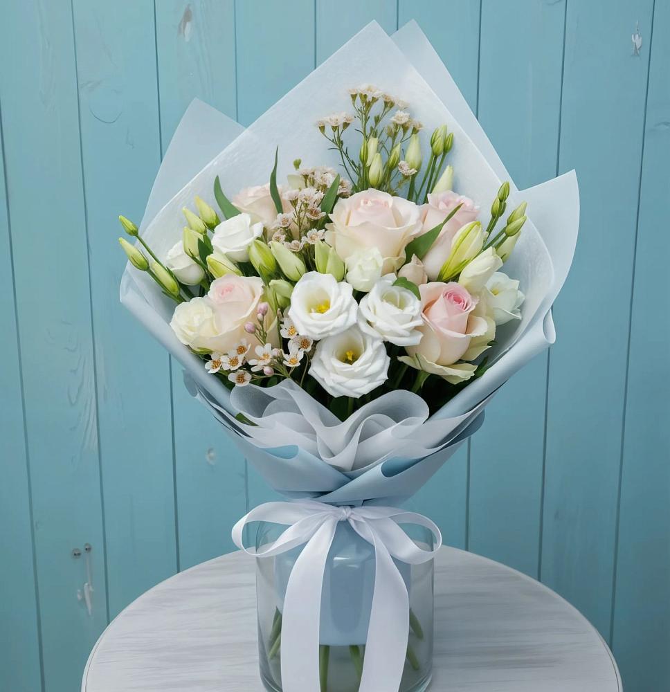 Букет цветов из: Розы и Лизиантусы в Городищи