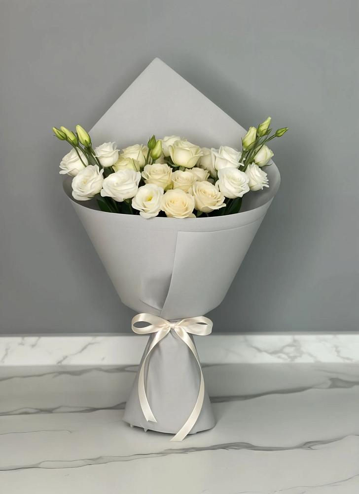 Букет цветов из: Розы и Лизиантусы в Городищи