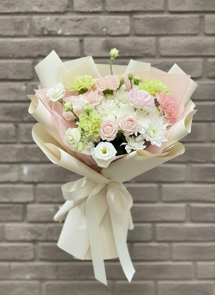 Букет цветов из: Гвоздики, Розы, Лизиантусы и Хризантемы в Городищи