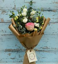 Букет цветов из:  Розы и Лизиантусы в Городищи