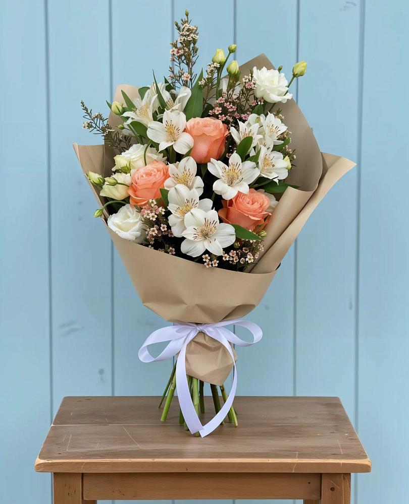 Букет цветов из: Альстромерии, Лизиантусы, Розы и Хризантемы в Городищи