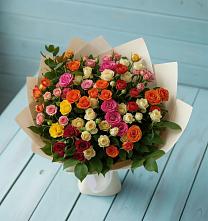 Букет Микс из разноцветных кустовых роз в Городищи